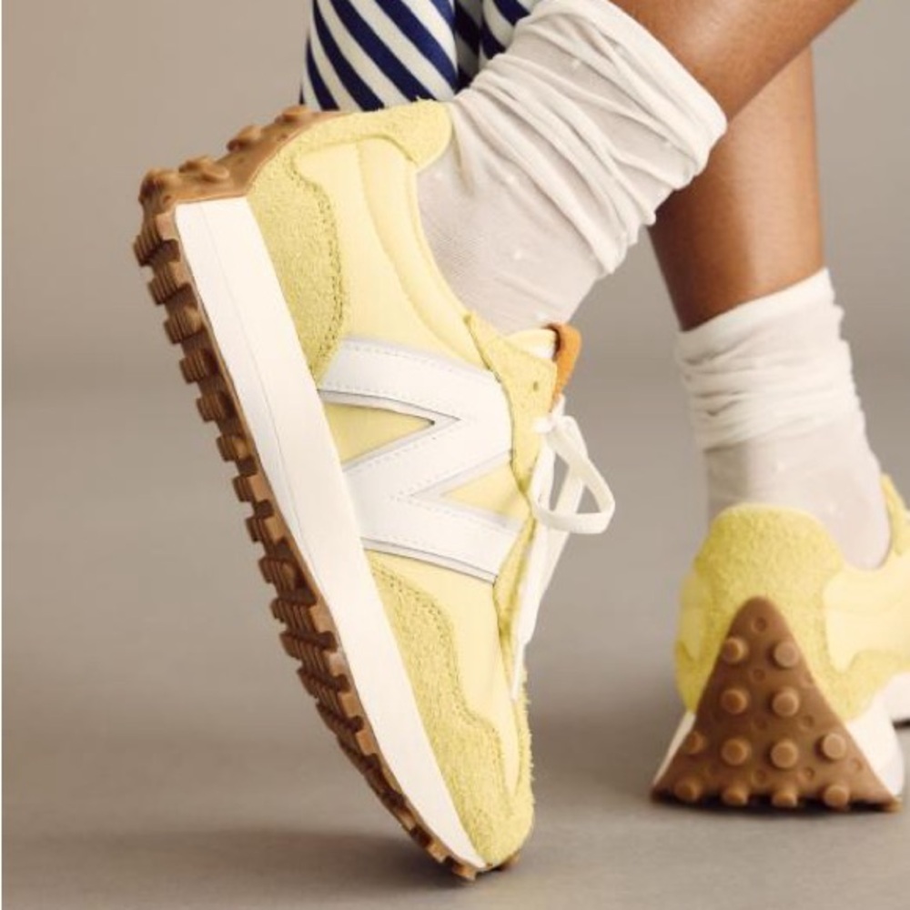 New Balance Women’s 327
